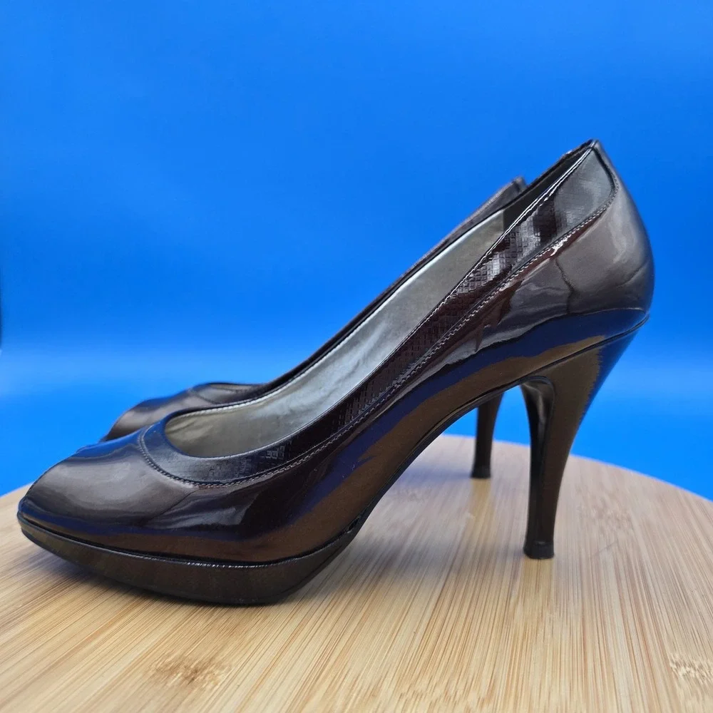 Gianni Bini Brown Patent Leather Peep-Toe Platform Pumps Women's 8M‎